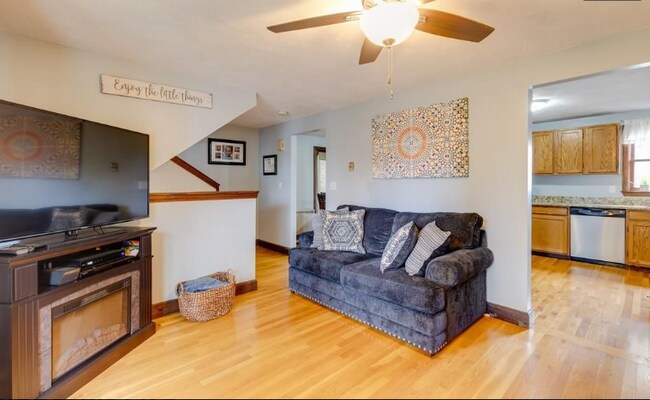 Foto del edificio - 52 Winnepurkit Ave