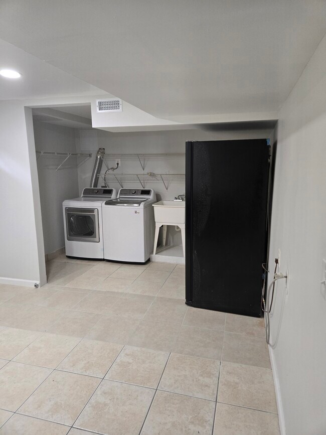 Foto del edificio - 3500 Tyler St