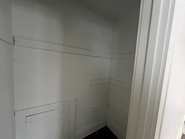 Foto del edificio - 911 Townline Rd