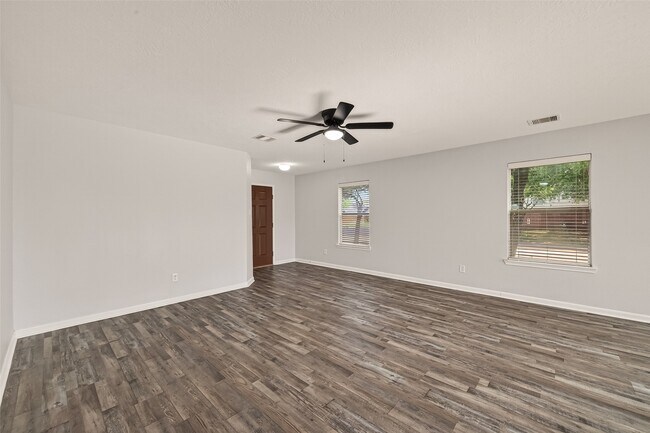 Foto del edificio - 7130 Cypress Pr Dr