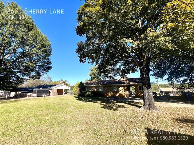 Foto del edificio - 2623 Sherry Ln