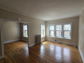 Building Photo - 908 Reba Pl