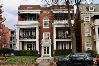 Building Photo - 3006 Monument Ave