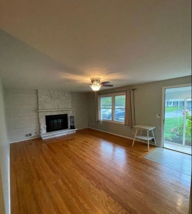 Building Photo - 76 Marble Dr