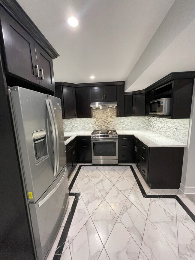 Foto del edificio - 3315 W Cullom Ave
