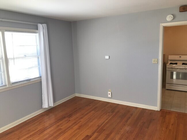 Foto del edificio - 1302 E Pershing Blvd