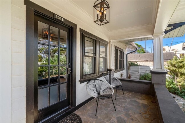 Building Photo - Fully Furnished 2-Bedroom + Loft & Serene ...