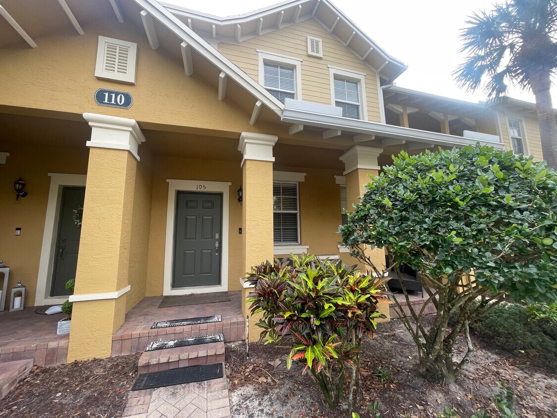 Foto principal - 110 E Pigeon Plum Dr