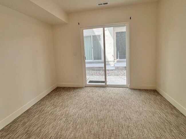 Building Photo - BRAND NEW TOWN HOME READY TO MOVE IN