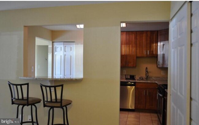 Foto del edificio - 7800 Inverton Rd