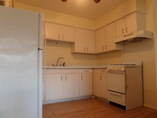 Building Photo - 831 Kimberly Dr