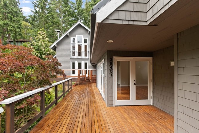 Building Photo - Spectacular Mercer Island Nature Retreat!