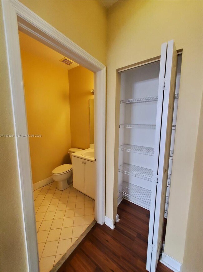 Foto del edificio - 9409 SW 225th St