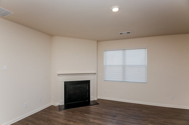 Building Photo - 352 Springer Pkwy