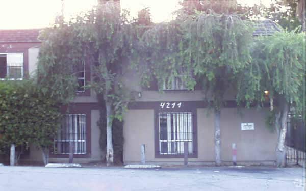 Building Photo - 4211 Altadena Ave