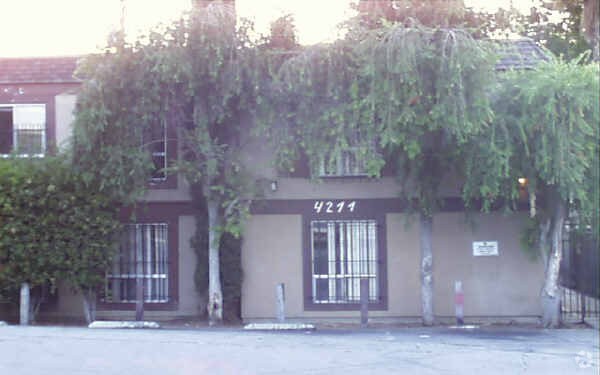 Foto del edificio - 4211 Altadena Ave
