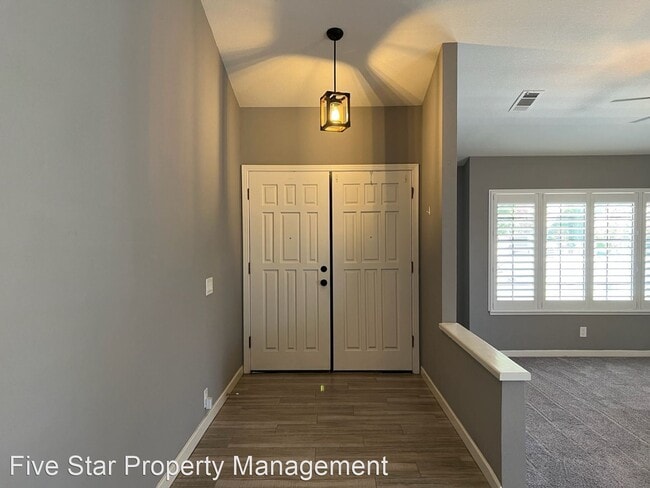 Foto del edificio - 3 br, 2 bath House - 1708 Edgebrook Dr
