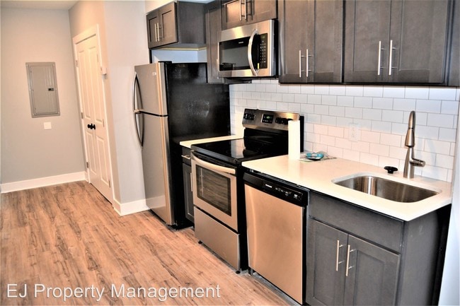 Building Photo - 3854 W Girard Ave