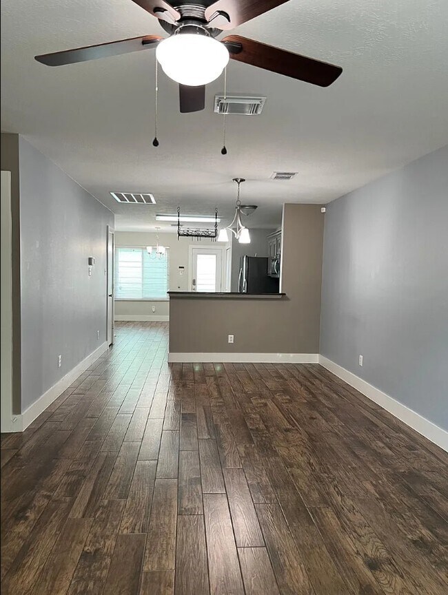 Foto del edificio - 6807 Kingwood Glen Dr