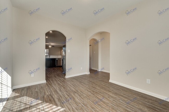 Building Photo - Stunning 3/2/2 in Princeton!