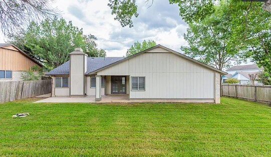 Building Photo - 16503 Fox Den