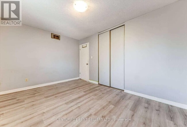 Building Photo - 5 Hartsfield Dr