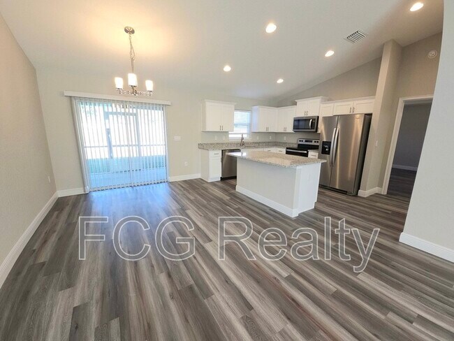 Building Photo - 15 Oak Trl