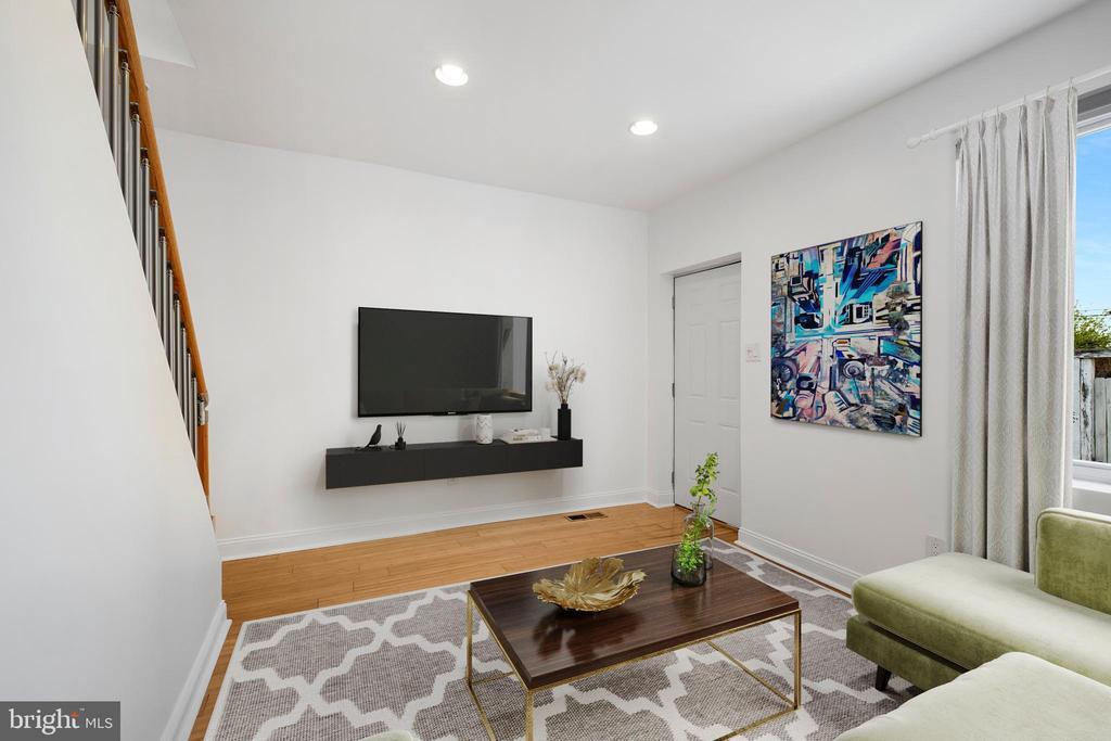 Foto principal - 2539 Webb St