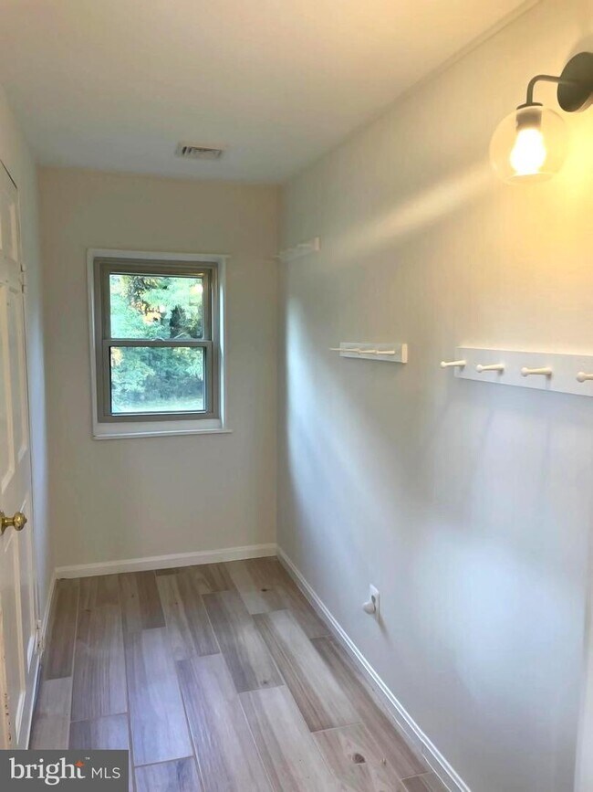 Building Photo - 36343 Paxson Rd