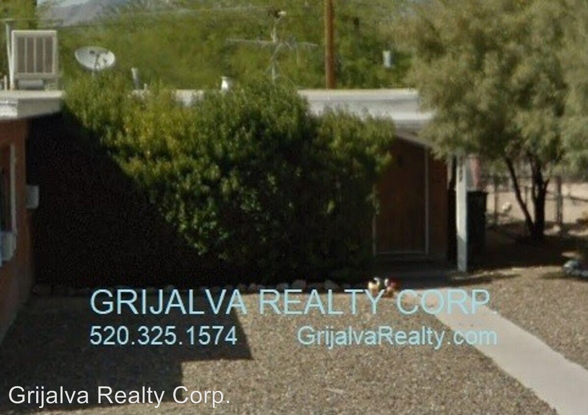 Primary Photo - 4525 E 17th St