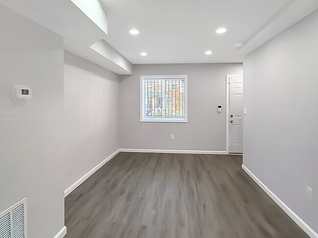 Foto del edificio - 4828 Beaufort Ave