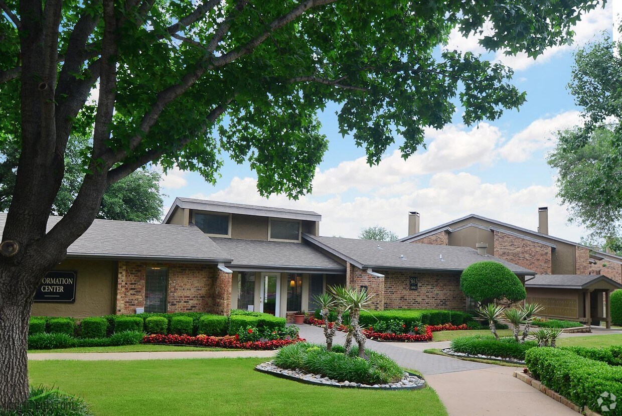 Emmitt Luxury Apartments Apartments 5613 Coventry Park Dr Haltom City