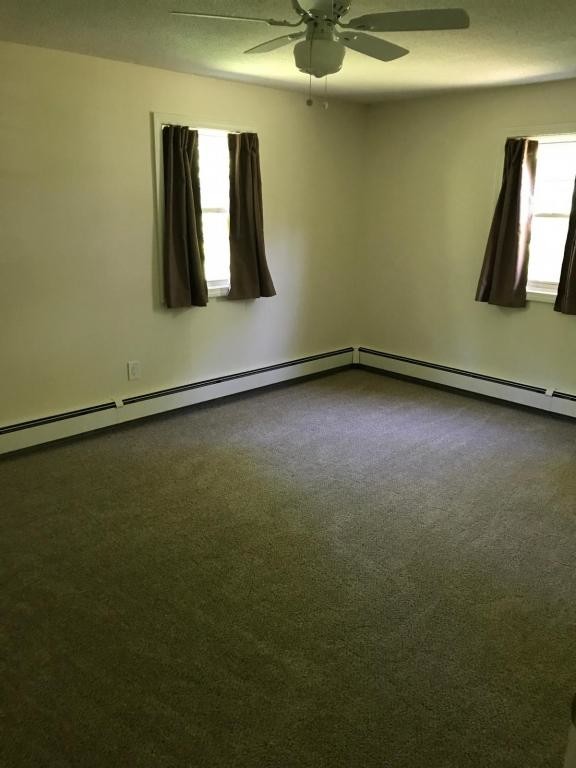 Foto del edificio - 4 Lower Rd, Plaistow, NH 03865