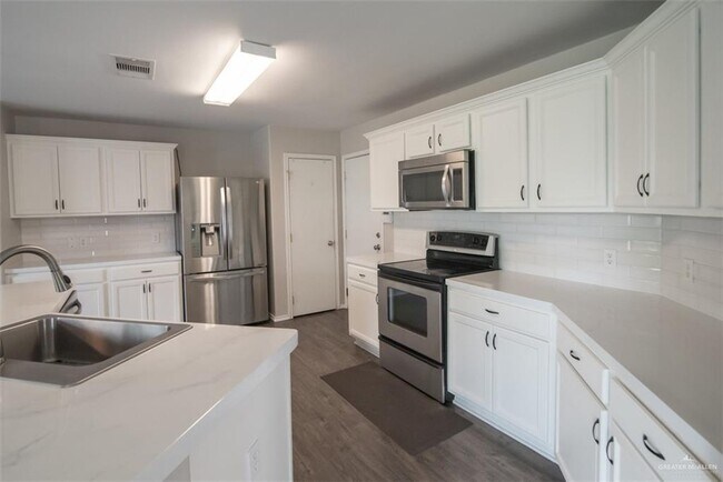 Building Photo - 4117 Orchid Ave