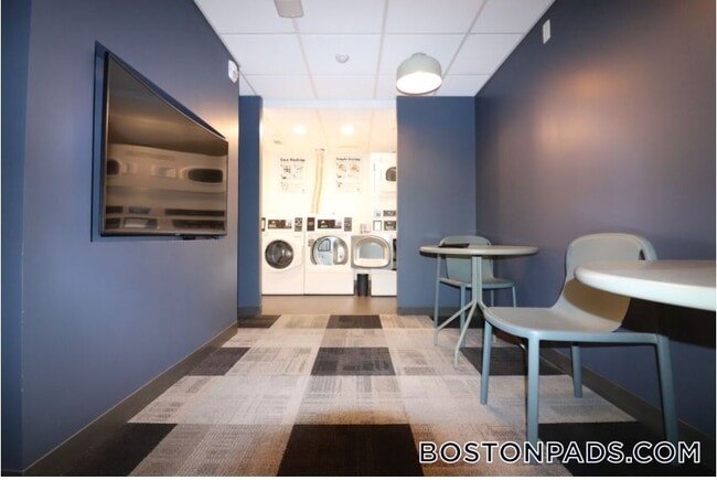 Foto del edificio - 100 Hemenway St