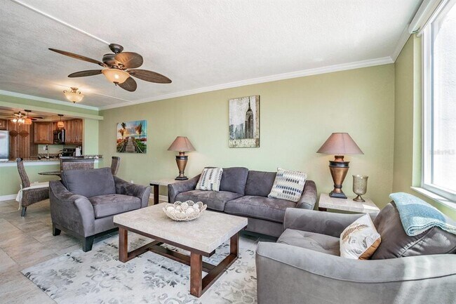 Building Photo - 6295 Bahia Del Mar Cir