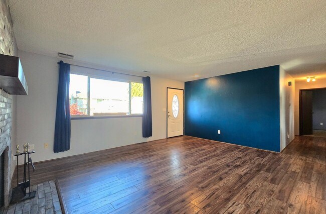 Building Photo - 3 Bedroom Home in Marysville