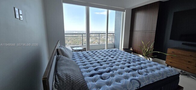 Building Photo - 60 SW 13th St