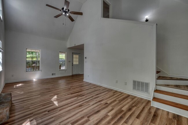Building Photo - 2092 Wood Lake Ln