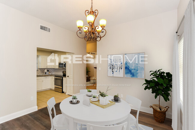 Building Photo - 820 Maple Leaf Drive
