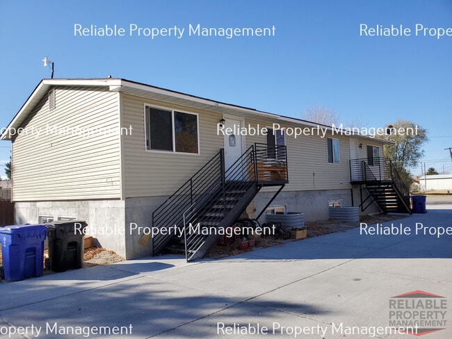 Building Photo - 220 N 3rd W