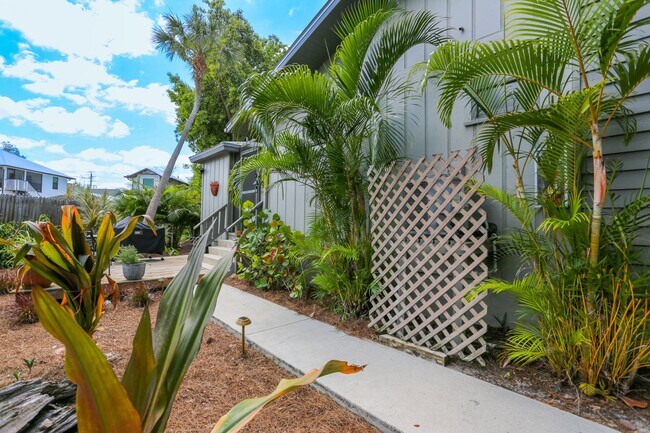 Foto del edificio - ***FULLY FURNISHED ANNUAL RENTAL***2 BEDS/ 2 BATHS***GREAT LOCATION***