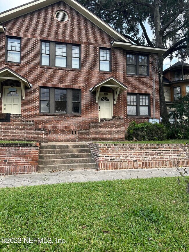 Building Photo - 2837 St Johns Ave