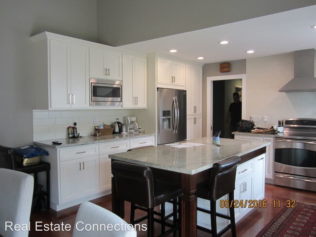 Building Photo - 2442 Adonis Way