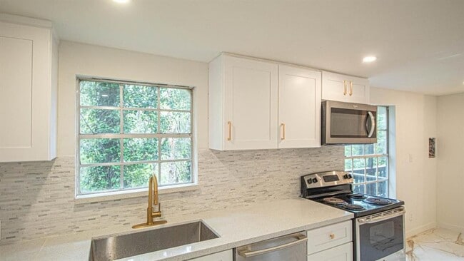Building Photo - 291 White Oak Cir