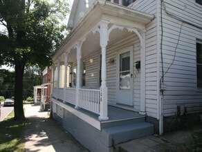 Building Photo - 106 E South St