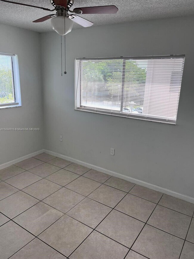 Building Photo - 8760 SW 133rd Avenue Rd