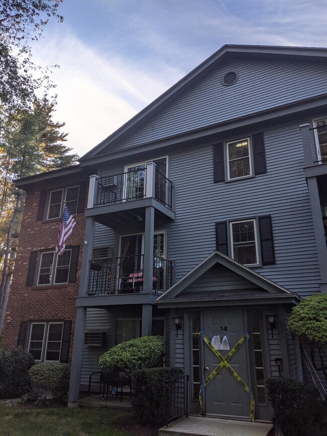 14 Northbrook Dr Unit 1409, Manchester, NH 03102 Condo for Rent in