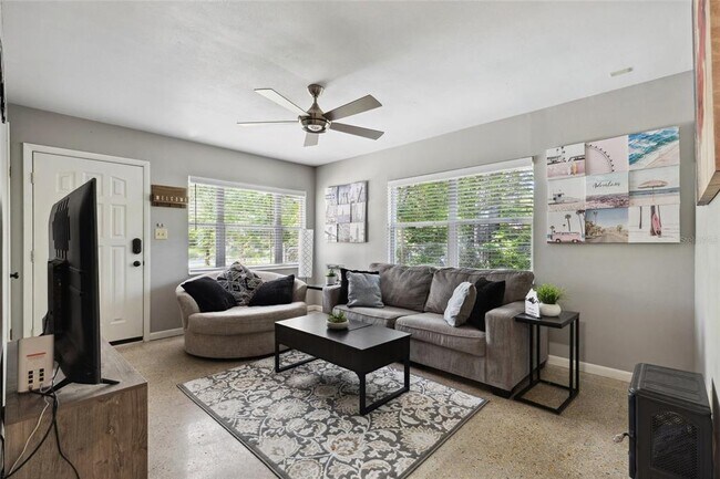 Foto del edificio - 4205 NW 21st Terrace