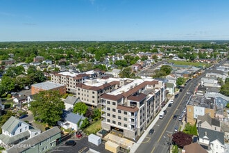 Building Photo - 258 Morris Ave